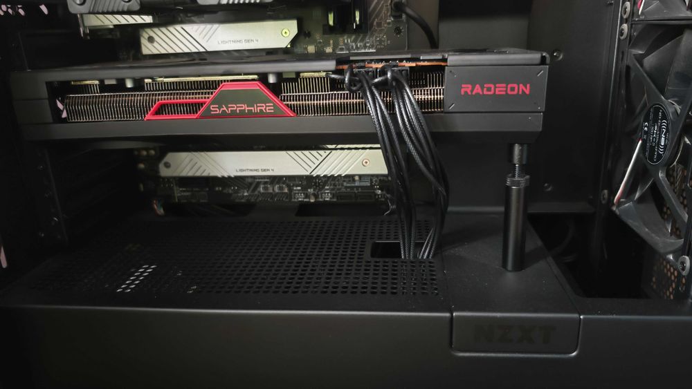 Sapphire AMD Radeon RX 7900 GRE
