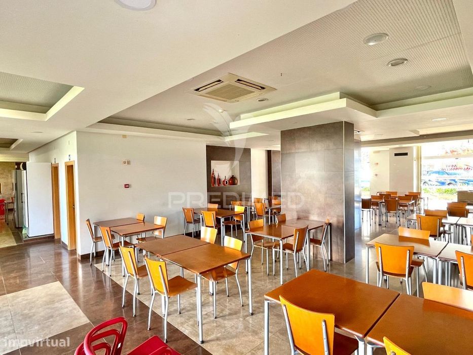 Espaço comercial / Restaurante - 330 m2 em Sines