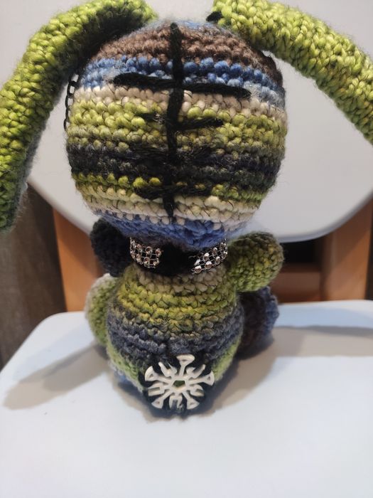 В'язана іграшка, ручна робота