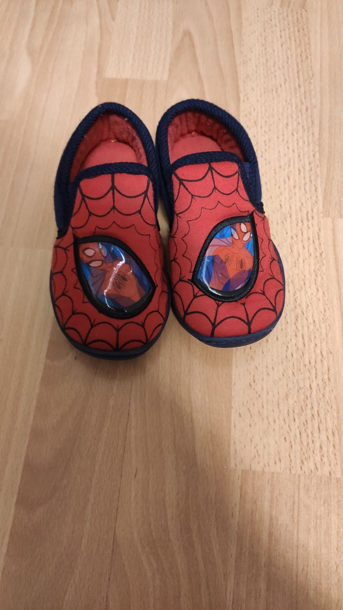 Kapcie Spiderman od C&A Rozmiar 25/26