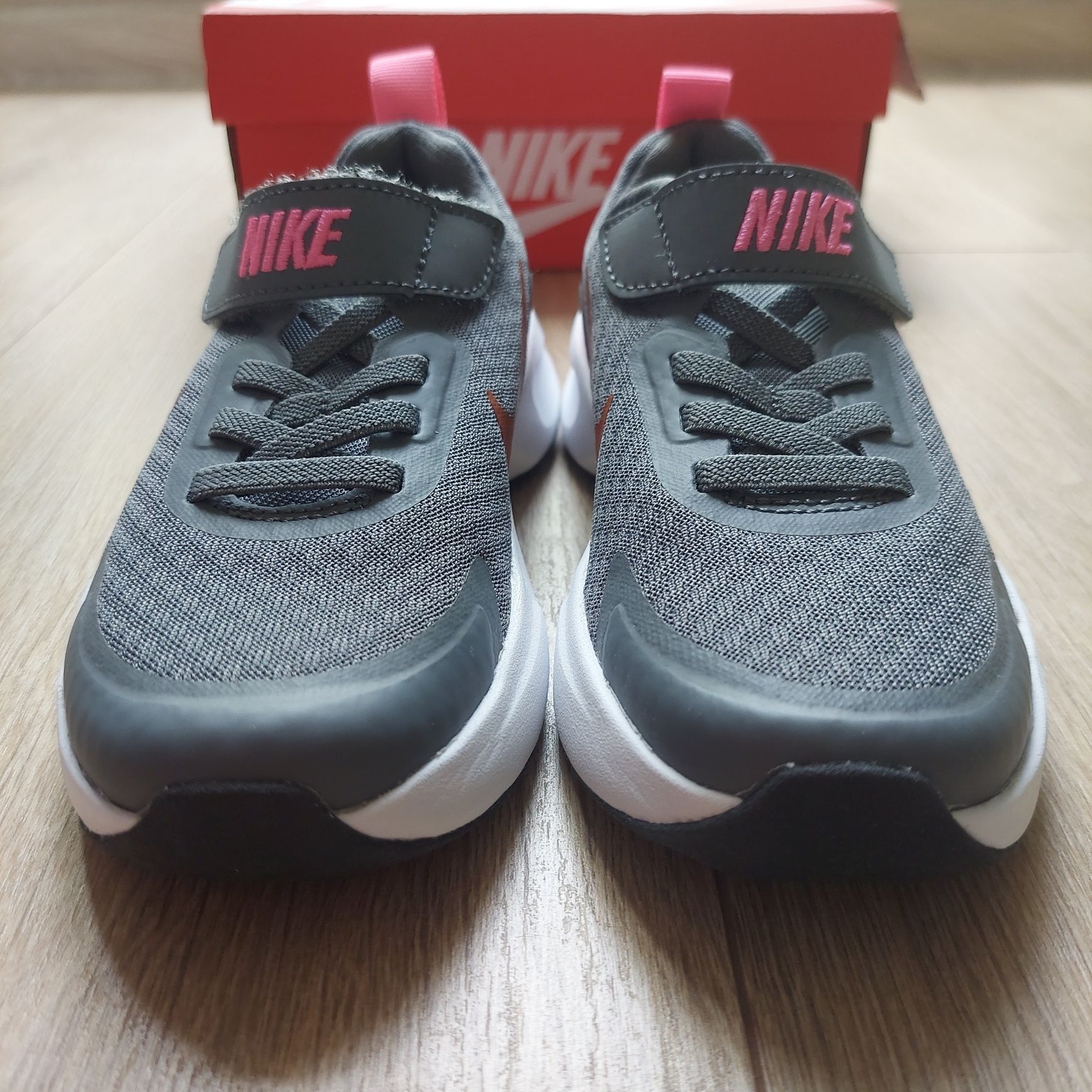 Нові кросівки Nike 28р