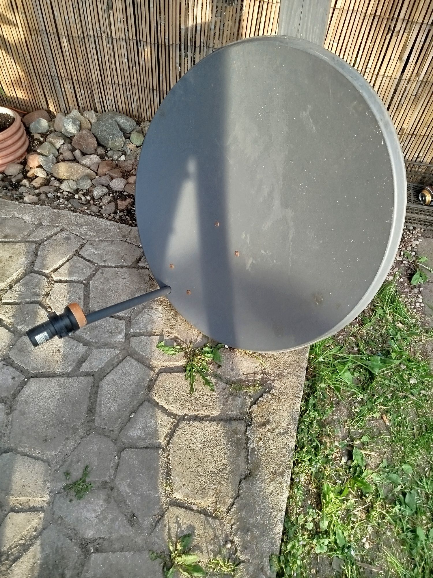 Talerz antena satelitarna z konwerterem