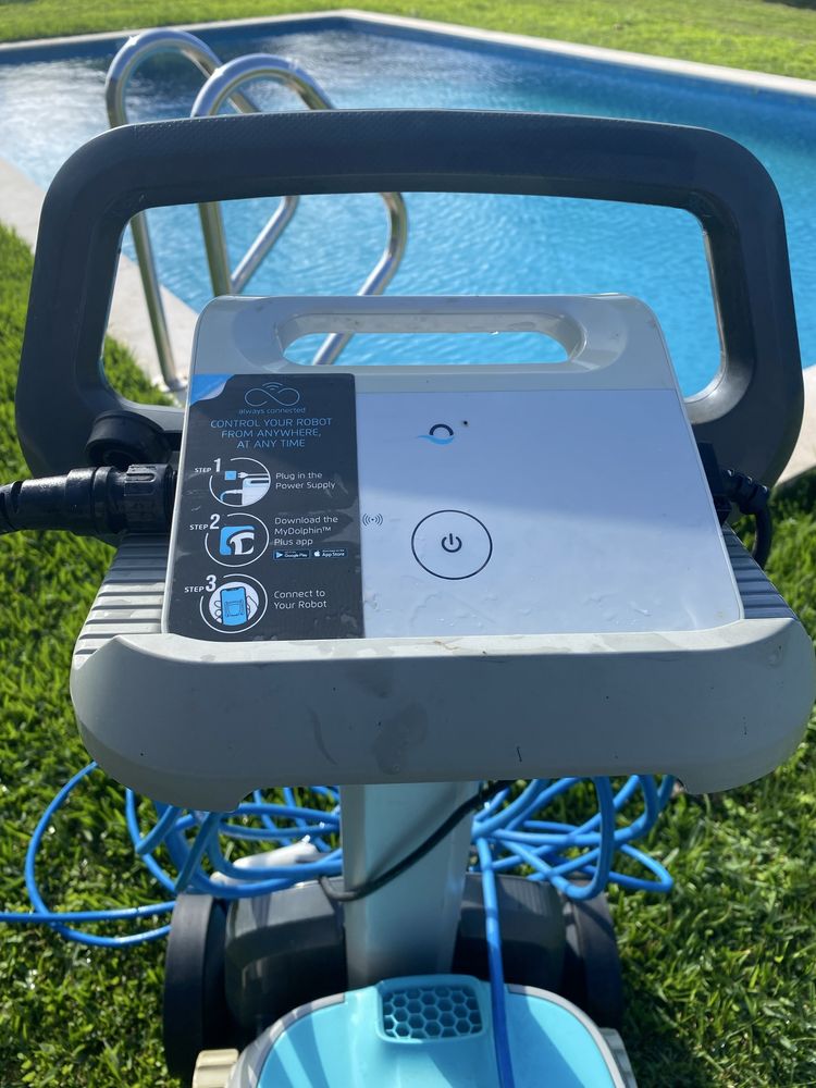 Robot limpeza piscina