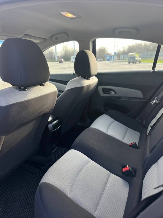 Продам Chevrolet Cruze