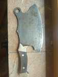 Duży tasak kuty z  mosiądzem waga 850g dł.30,5 cm szer. 11 cm