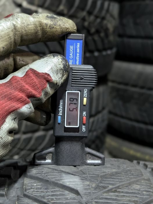 Шини зимові 235 40 r 18 Vredestein резина колеса gtyres