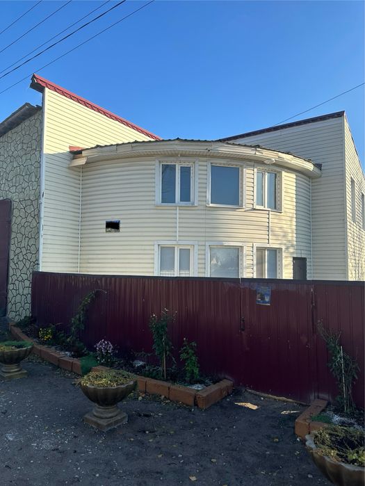 Продам Шикарный 2х эт Дом в Центре Елизаветовке