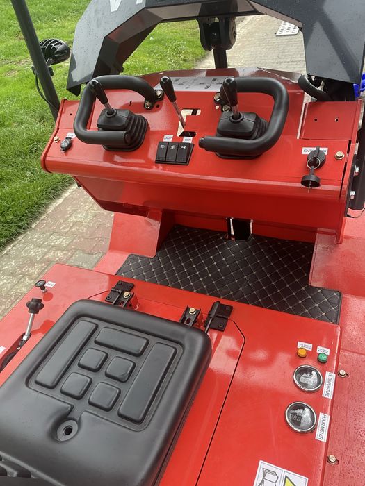 Mini ładowarka croma 950kg brutto