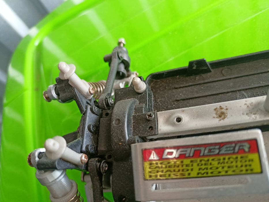 Podwozie Carson MR fu 1:18