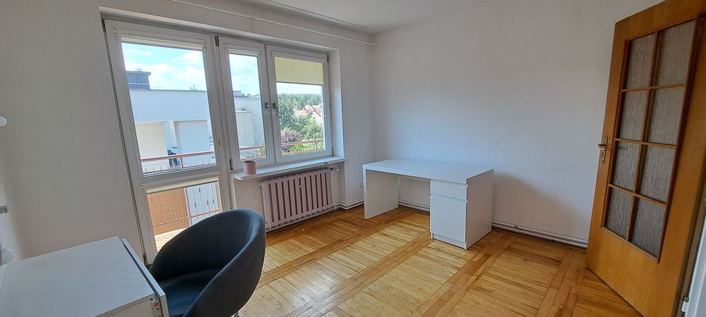 Na wynajem mieszkanie z podwórkiem, garażem, wiatą garażową Baranówek