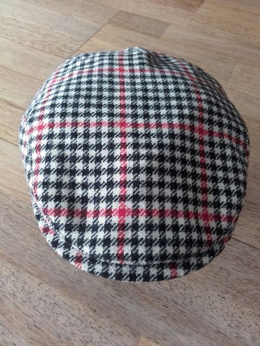 Kaszkiet Wigens wełniany .