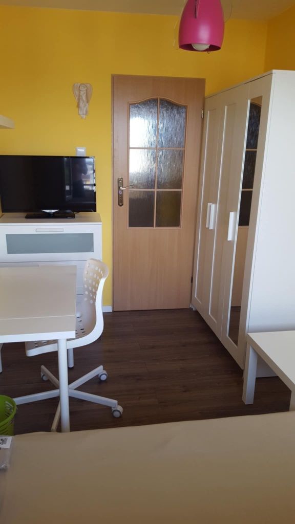 Pokój 1 osobowy dla studentki.