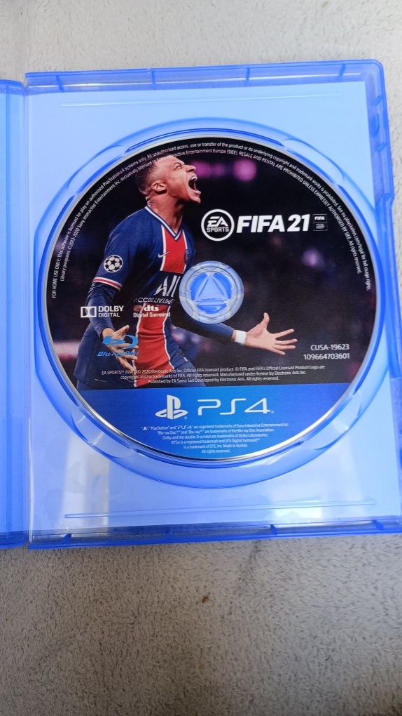 Sprzedam Fifę 22 oraz 21 na PS4