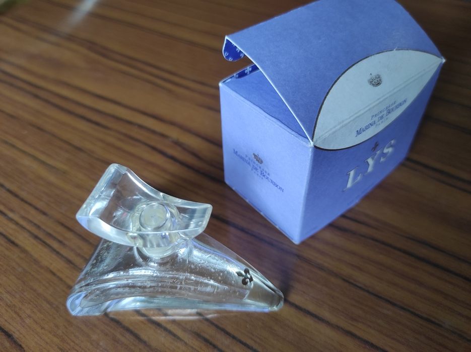 флакони духов, коробочка 71год