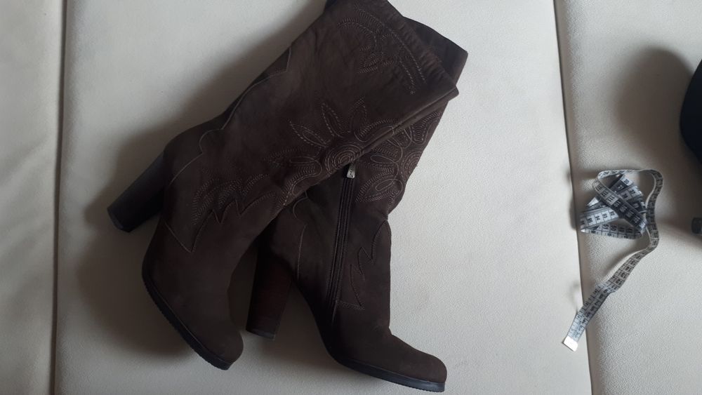 Кожаные нубук  демисезонные сапоги р.40 состояние новых