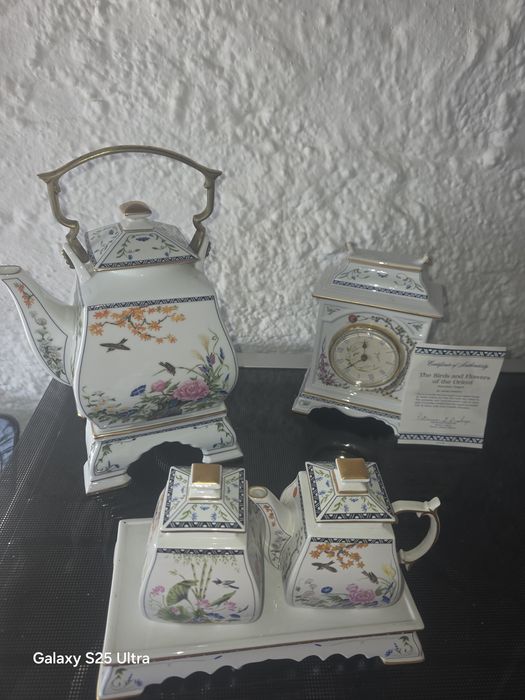 Composição em porcela antiga ver certificado na