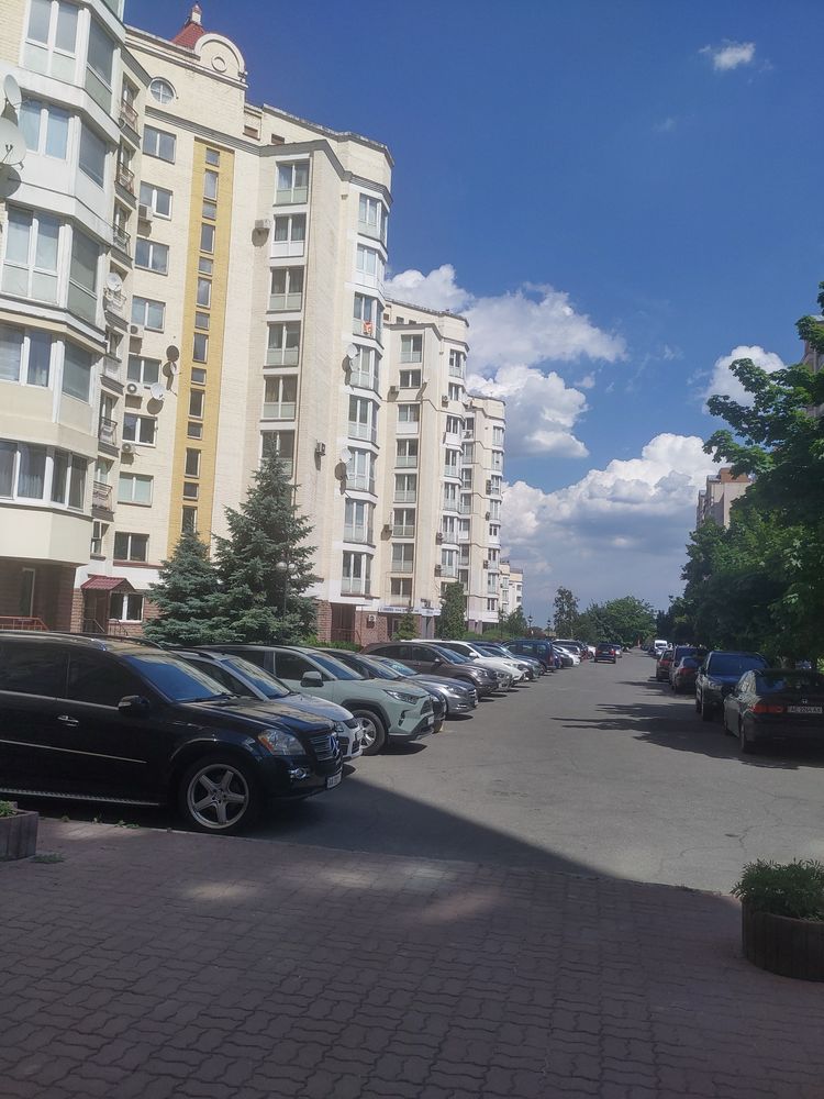 Продажа 2 кв. 82 м. Пр. Ивасюка 24. Ремонт. Метро Минская. Набережная