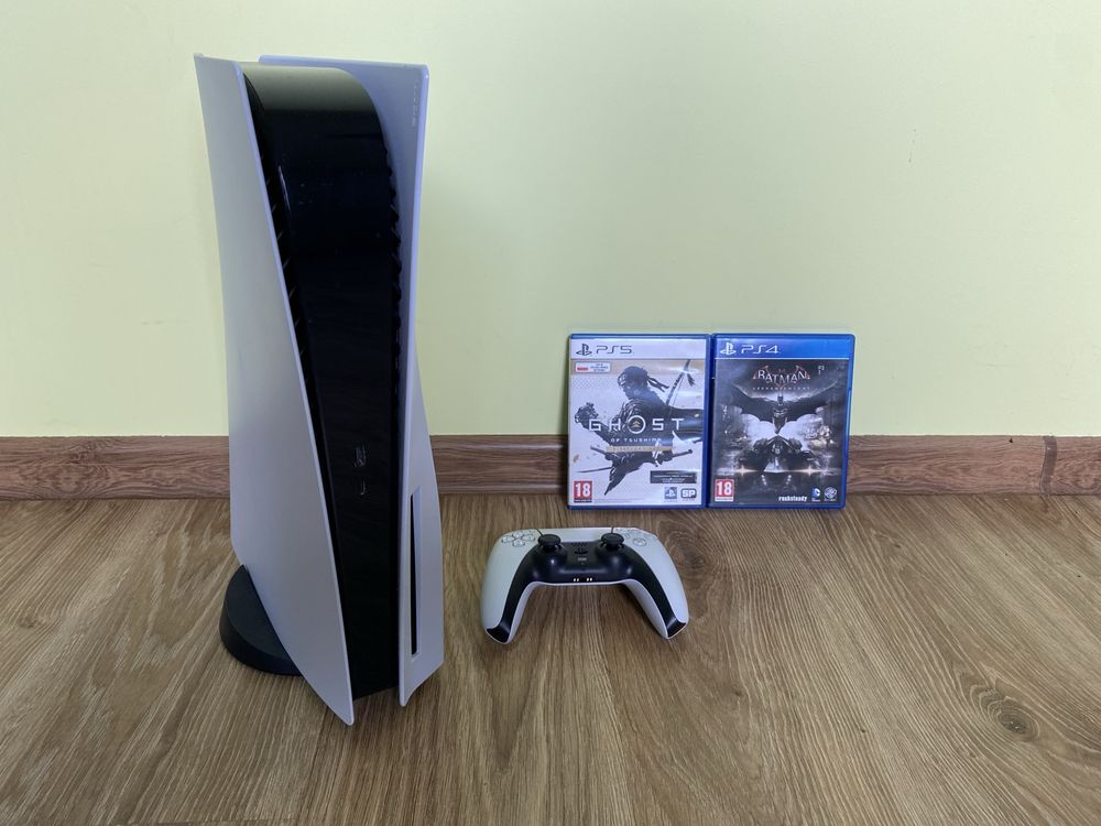 Playstation 5 1tb naped pad + 2 gry i karton