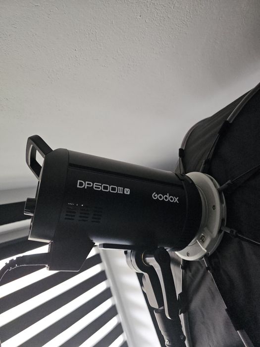 Studyjna lampa błyskowa Godox DP600III V