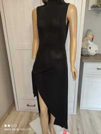 Czarna sukienka asymetryczna z wiązaniem z boku