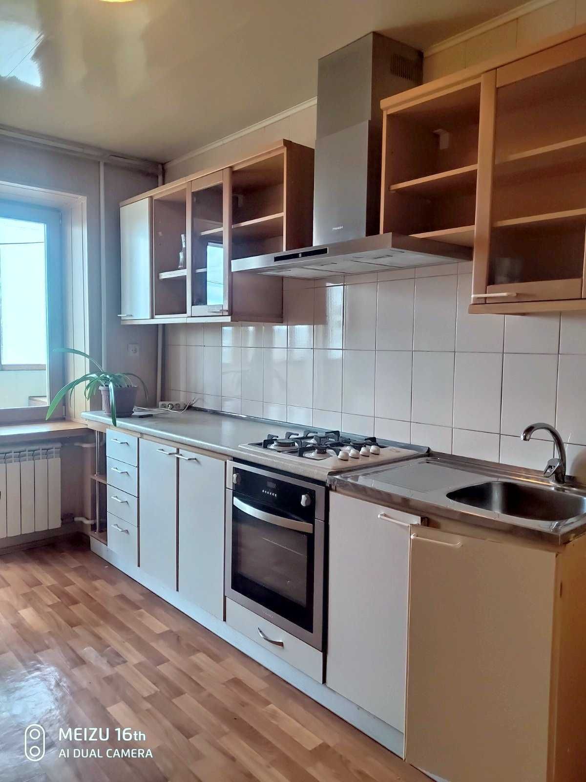 3 к. квартира 9/14 эт. кирп.  рядом с Метро "23 Августа", площ. 76 м2