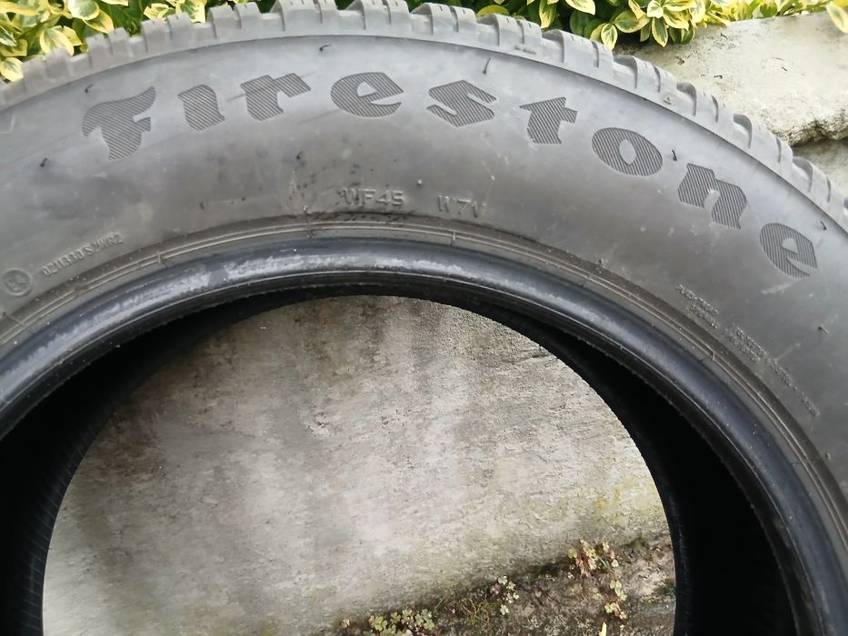 Sprzedam  4 opony zimowe Firestone  R 18