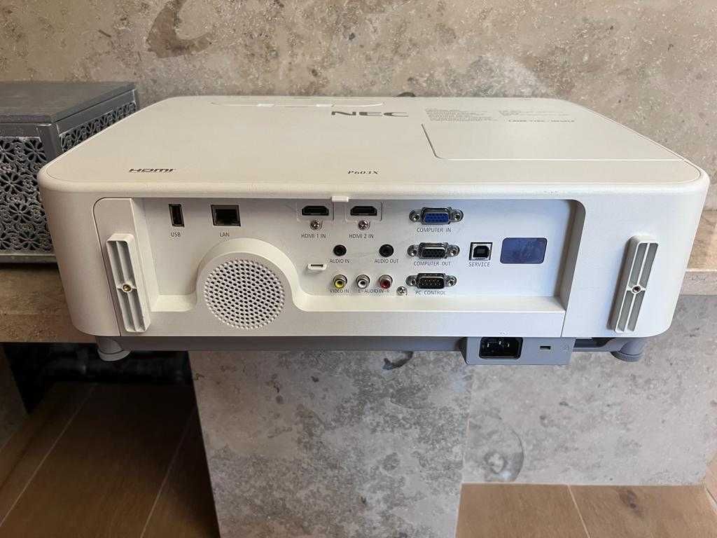 NEC P603X  projektor