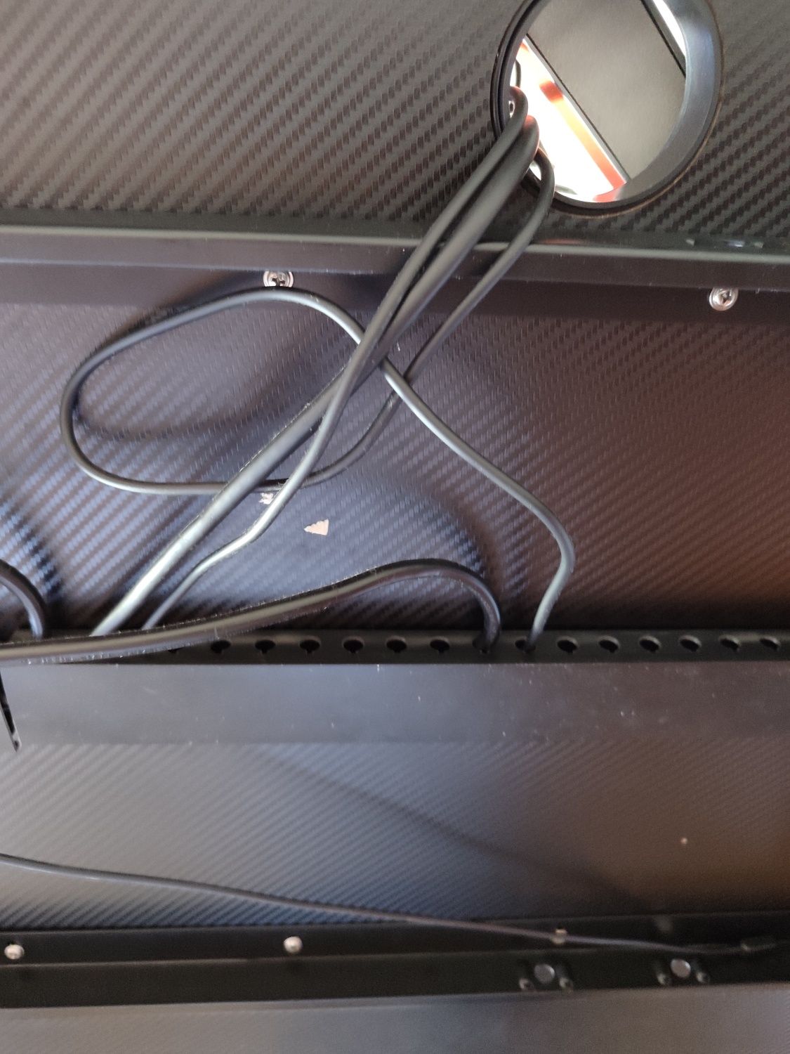 Secretária Gaming em Fibra de Carbono