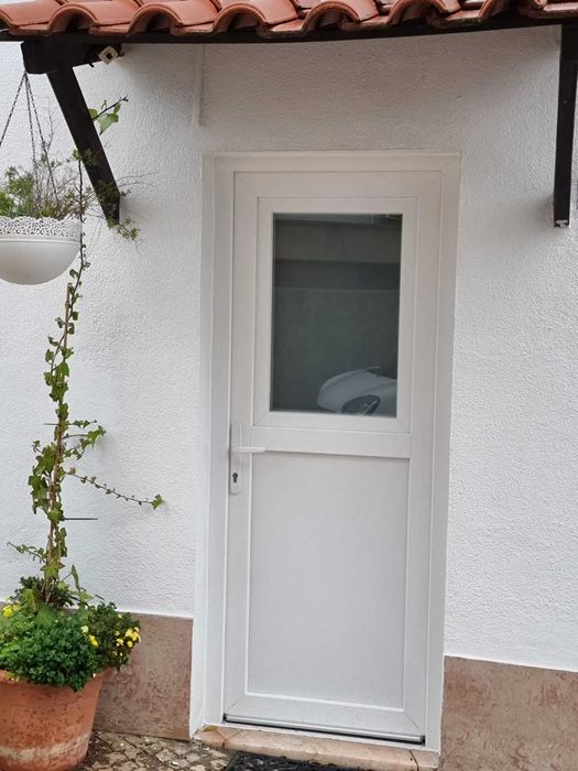 Portas e janelas em PVC A+