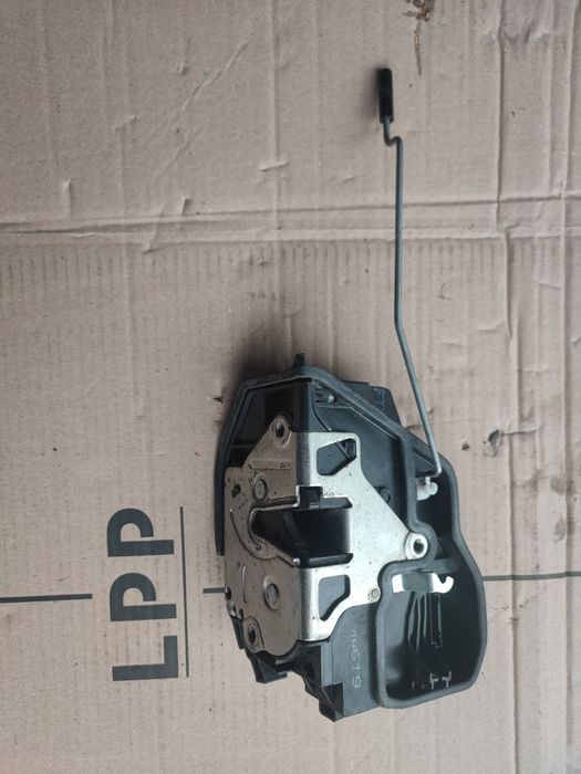 Zamek lewy przód BMW e60 e61 e65 e70 e83 e84 e90 e91 F01 F10 F25 EU 7
