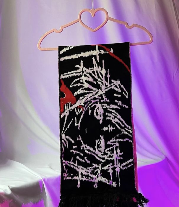 Шарф черный с принтом