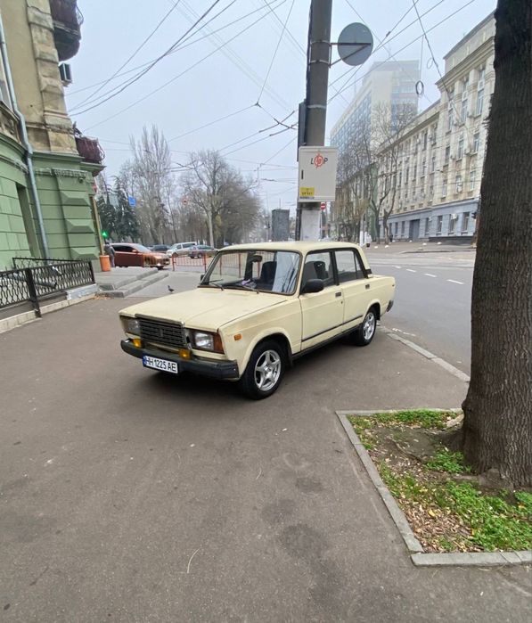 ВАЗ 2107 жигули.