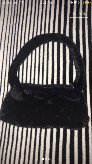 mała czarna torebka na ramie