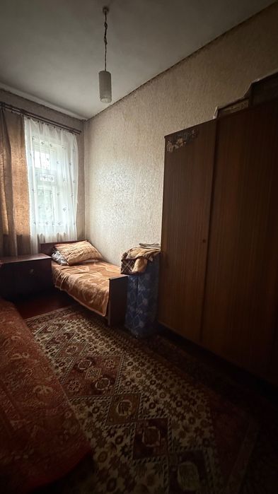 Продам будинок по вул. В. Вишиваного