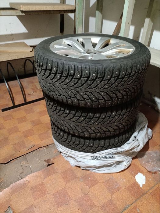 Nokian Hakkapelitta 8 245 / 45 R18 BMW Style 250