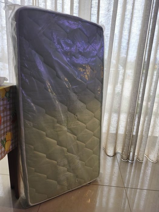 Colchão de bebé, novo, embalagem fabricante