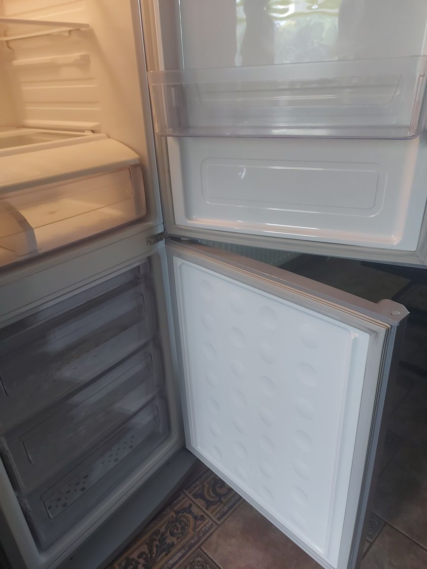 Lodówka Samsung model RL41SBPS
