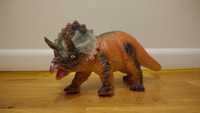 Duża figurka dinozaura - triceratops brązowy