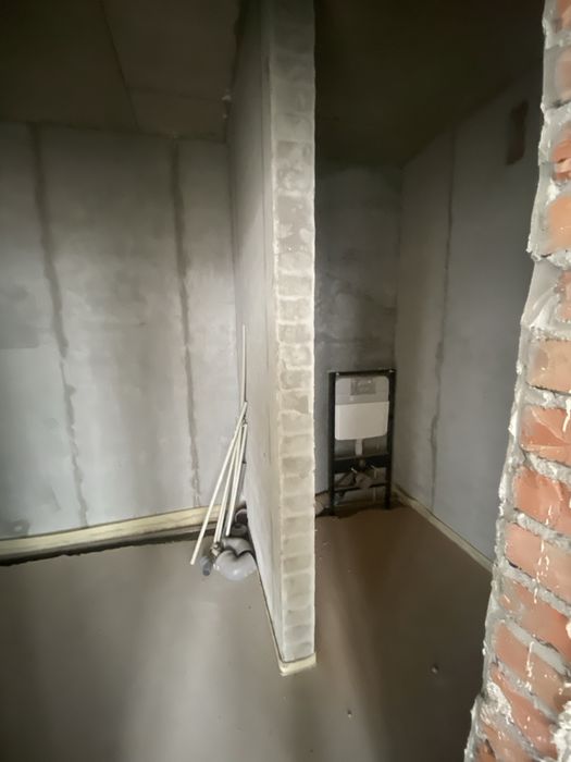 Продаж євро 3-х кімнатної квартири студії, з частковими роботами