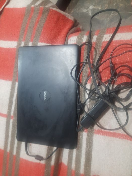 Ноутбук модели Dell