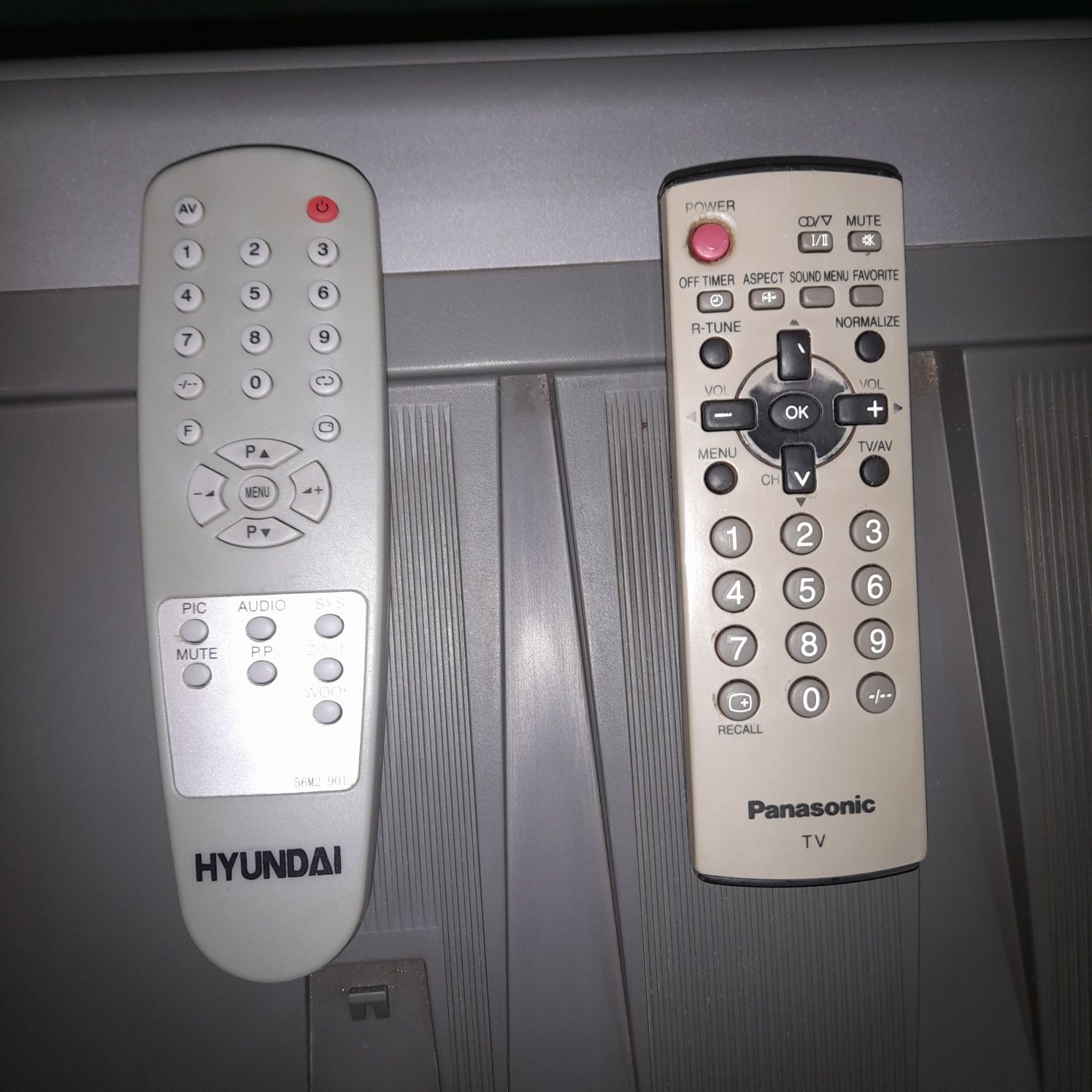 Телевизор Hyundai HU-TV1460.