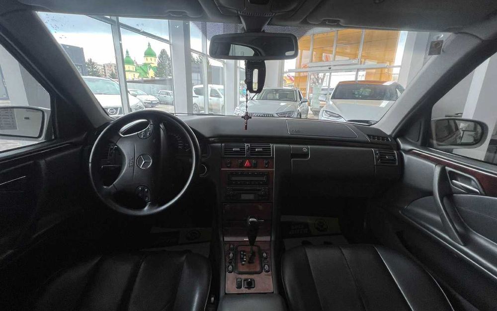 Mercedes-Benz E 270 2001