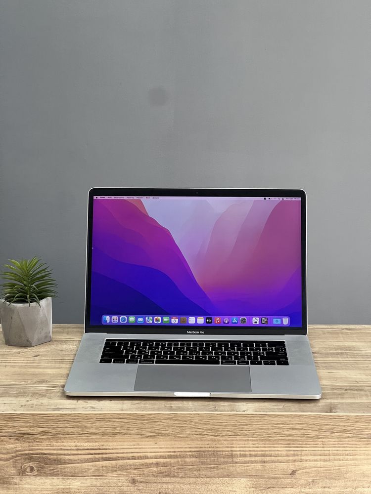 Macbook pro 15 2016 16gb 512ssd radeon pro 455