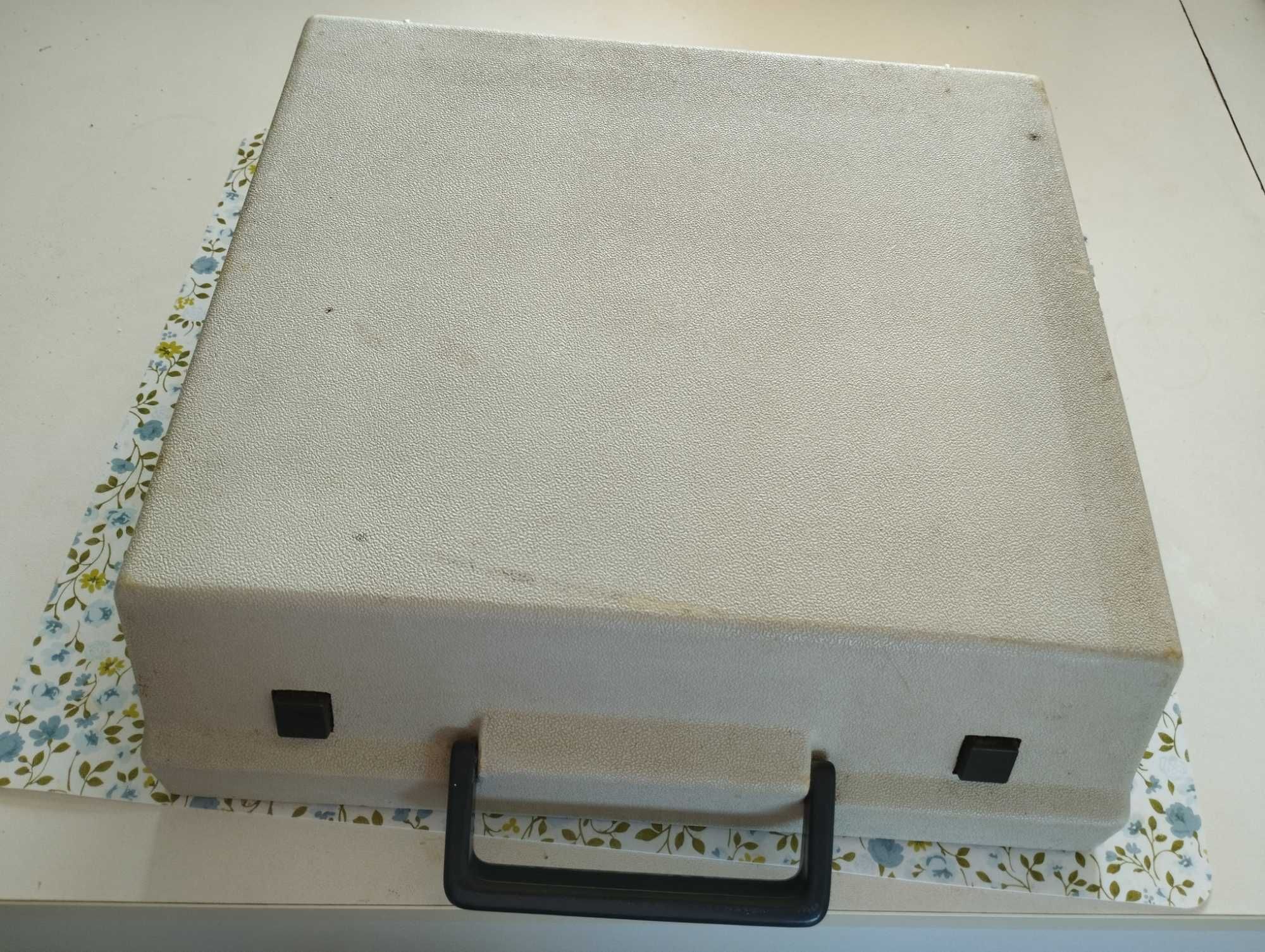 OLÍMPIA máquina de escrever
