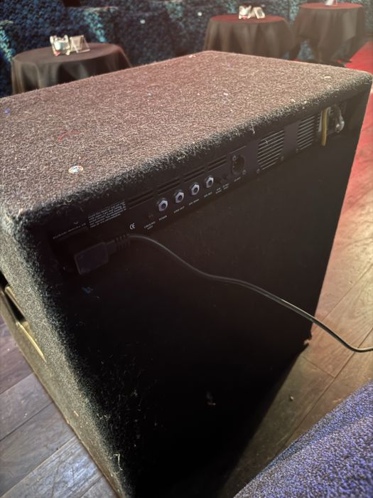 Amplificador Baixo eletrico