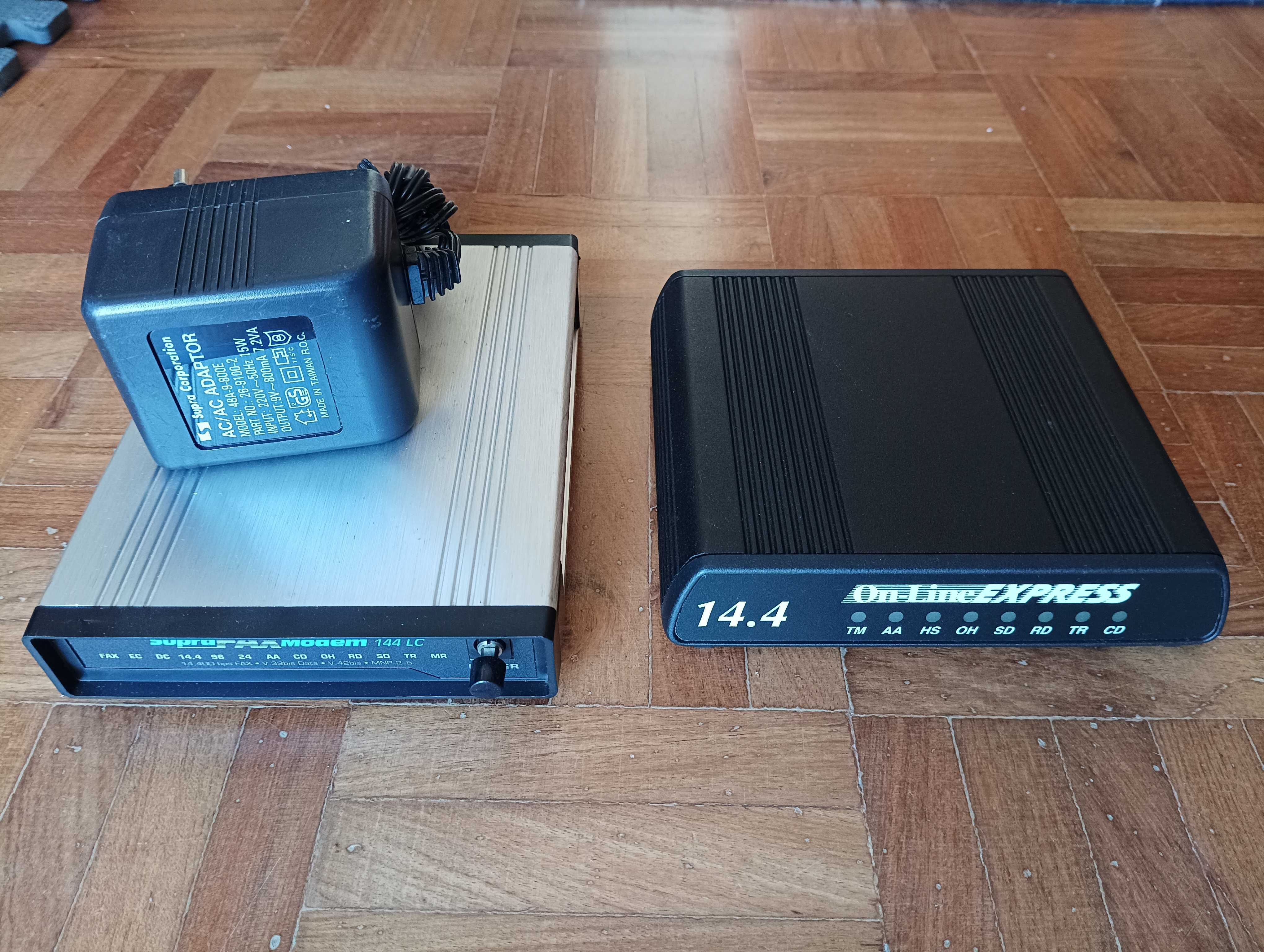 Dois FAX modems dial-up externos antigos