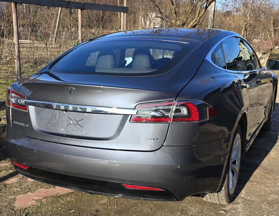 Tesla Model S REST 12 грудня 2018 року р.в. з пробігом 90000 км