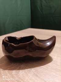 Popielniczka ceramiczna w kształcie buta ciemny brąz PRL