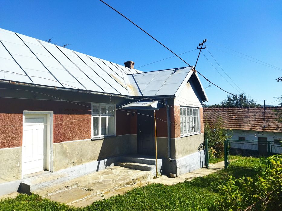 Продам будинок з Господарськими будівлями