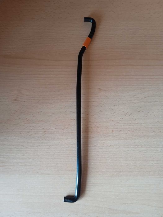 Упор, держатель капота на Skoda Fabia 2. 2007-2014 год.